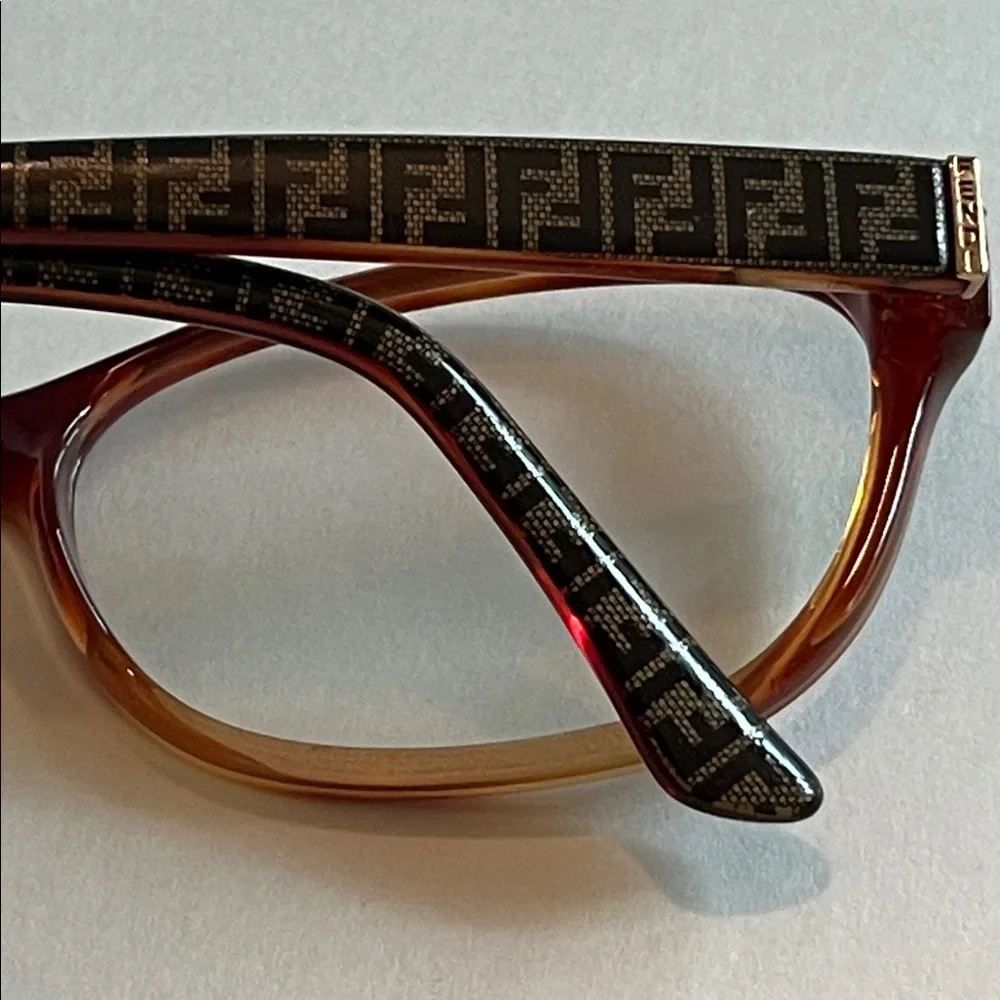 FENDI NWOT Career Preppy Women's Tortoise Logo Temple 53x15x135 Eyeglass Frame
